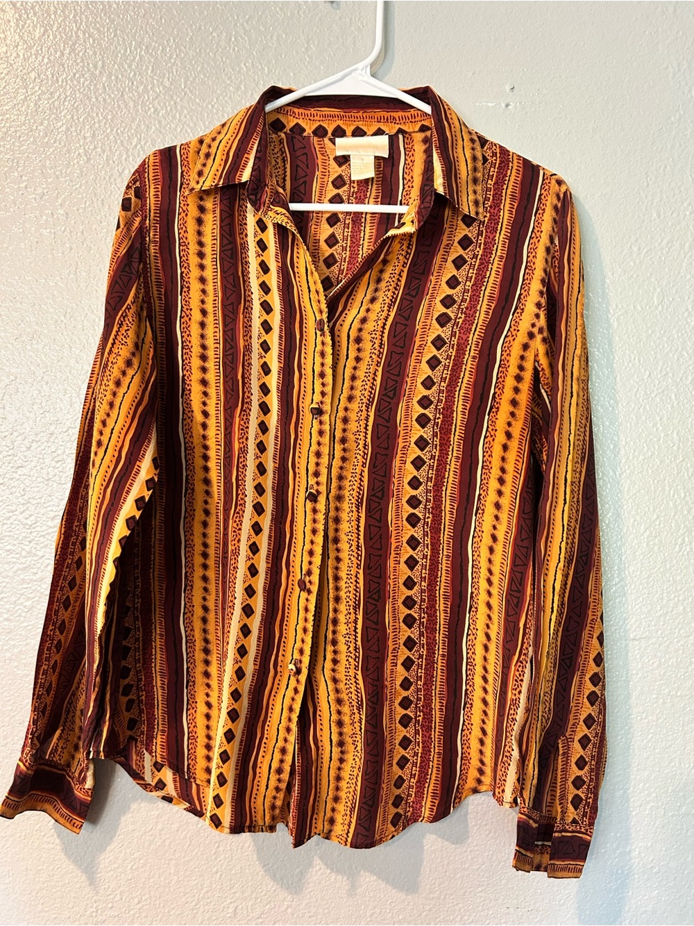 Gorgeous vintage Christie & Jill 100% pure silk long-sleeve button-up blouse!